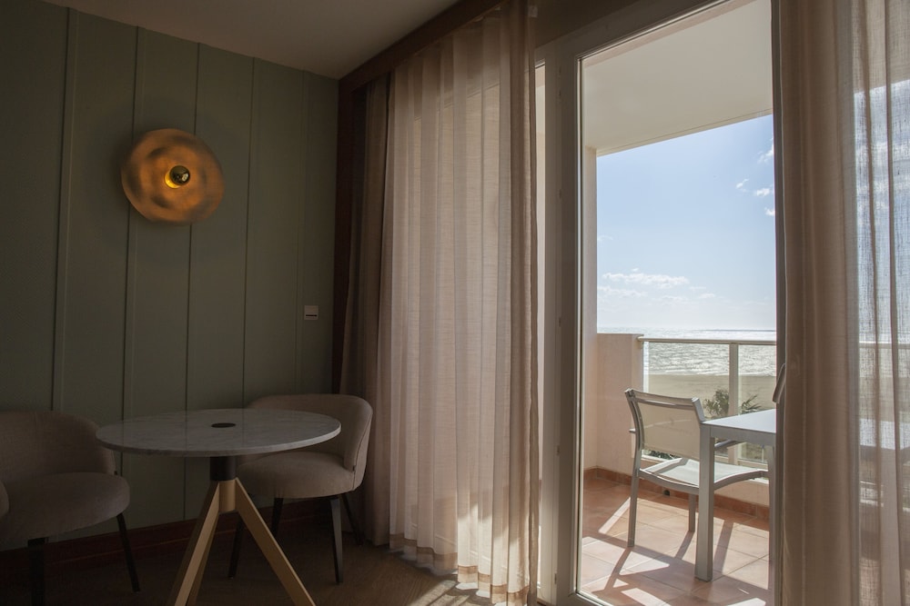 Les Flamants Roses Thalasso Spa 75/83