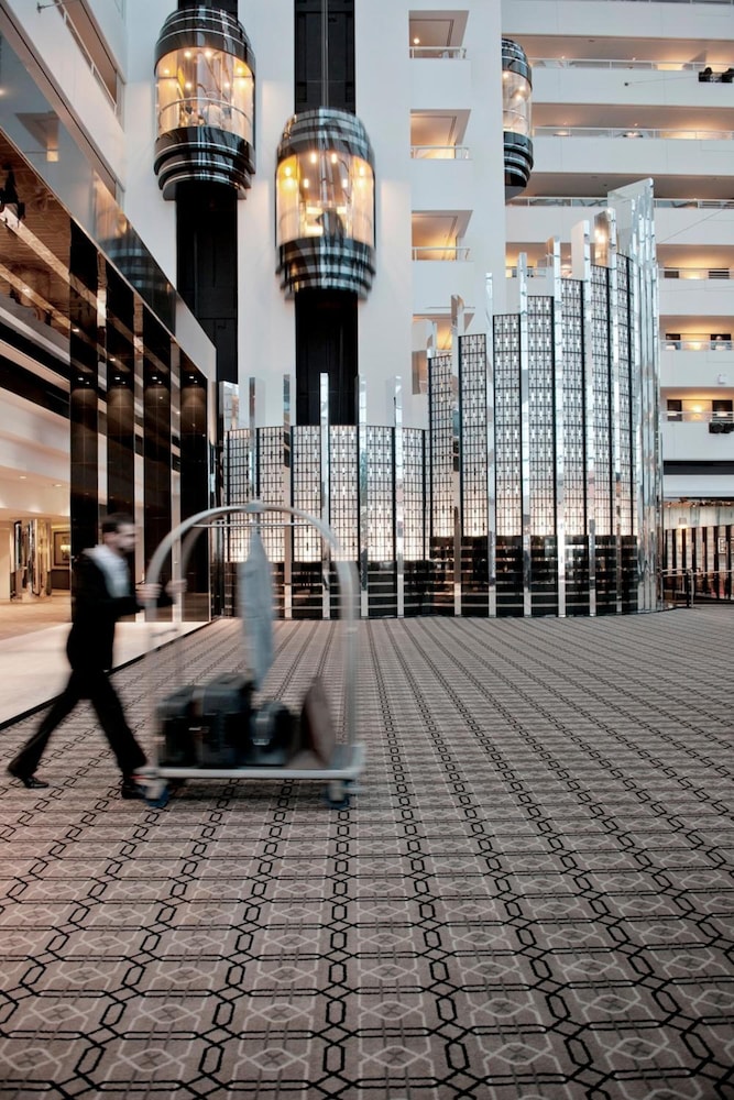 CROWN METROPOL PERTH 16/17