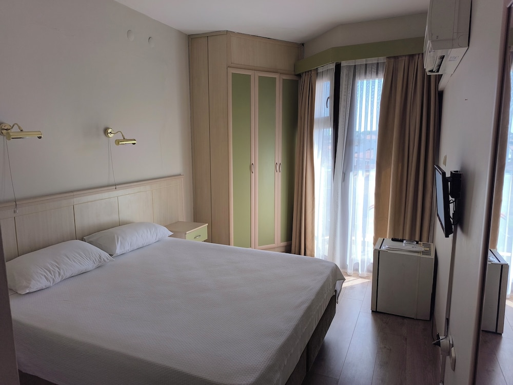 1 BEDROOM, STANDARD, SEA VIEW