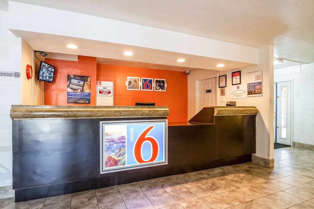 Lobby at Motel6 Glendale, AZ, GLENDALE - AZ