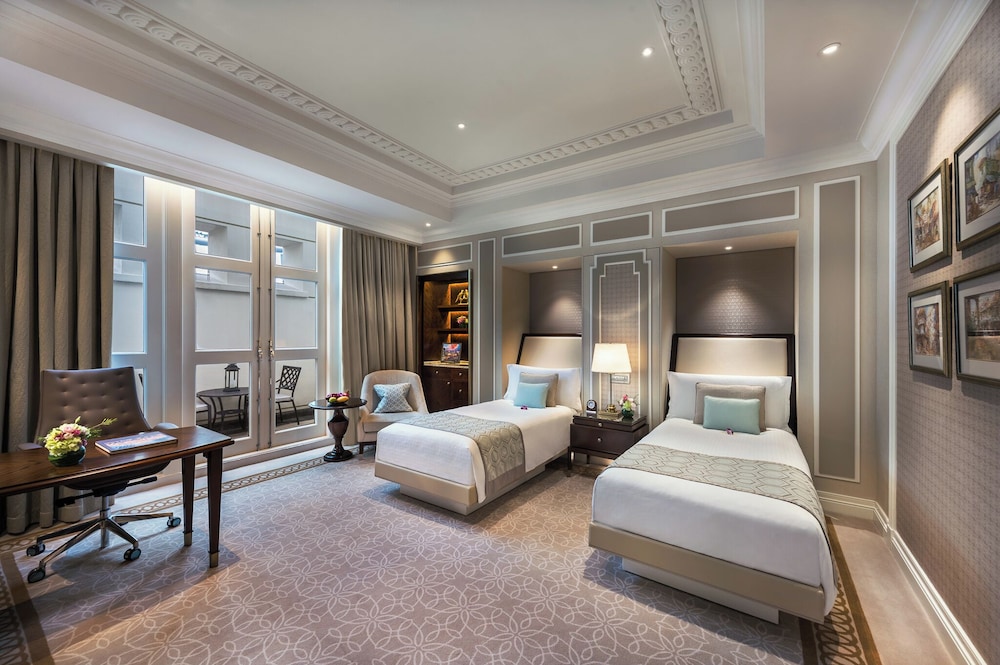 The Fullerton Singapore 10/56