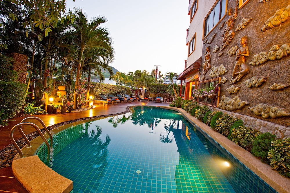 Orchid Garden Hotel 10/64