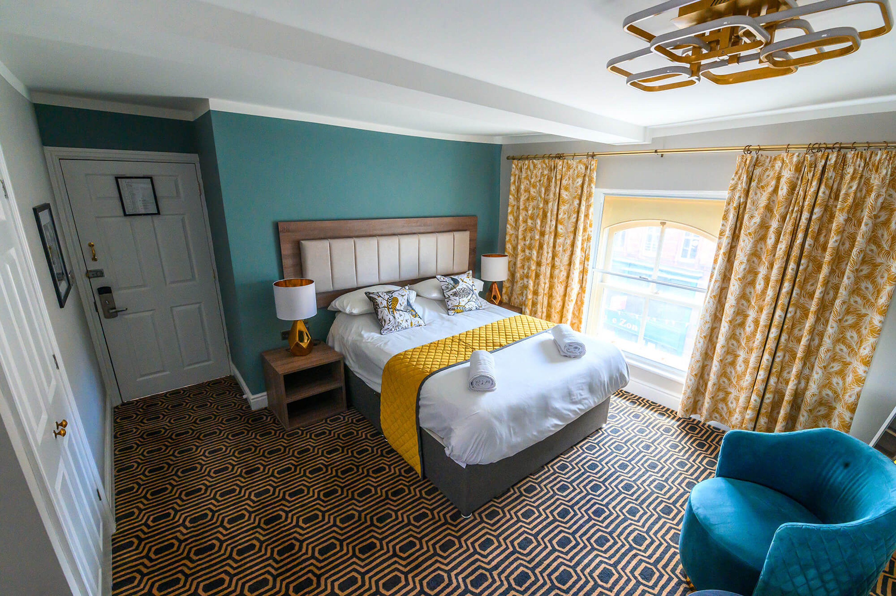 The George Hotel 16/50