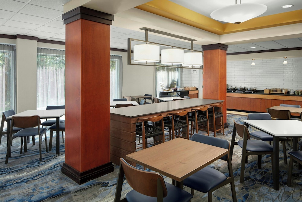 Fairfield Inn Suites Carlisle 43/55
