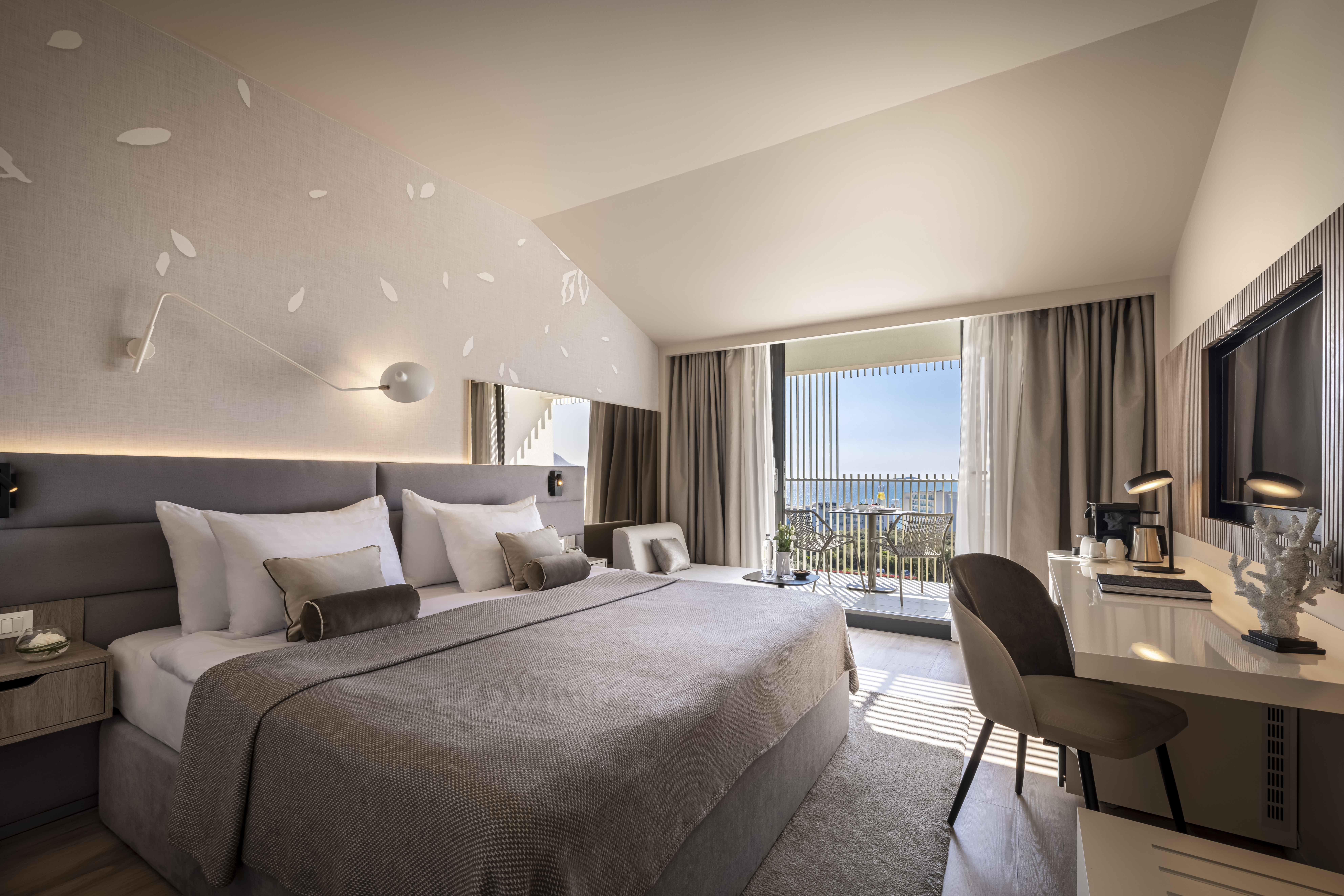 Deluxe, Sea Side, Sea View