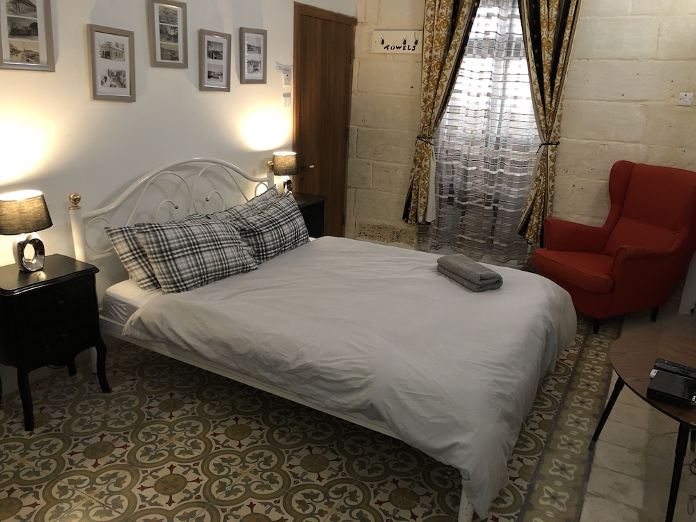 Lee's House Bed & Breakfast Sliema 10/50