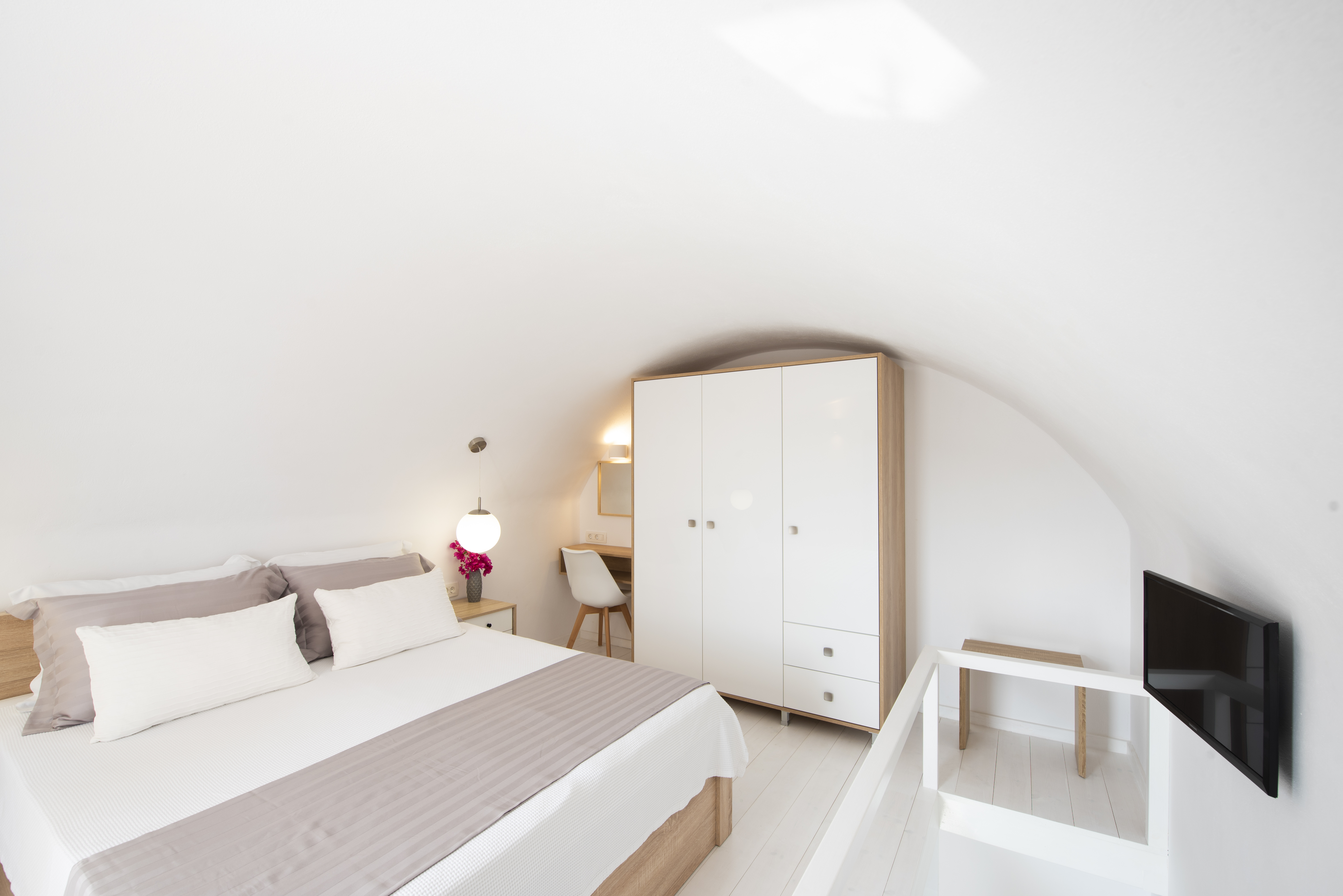 Apartment, Shared Pool