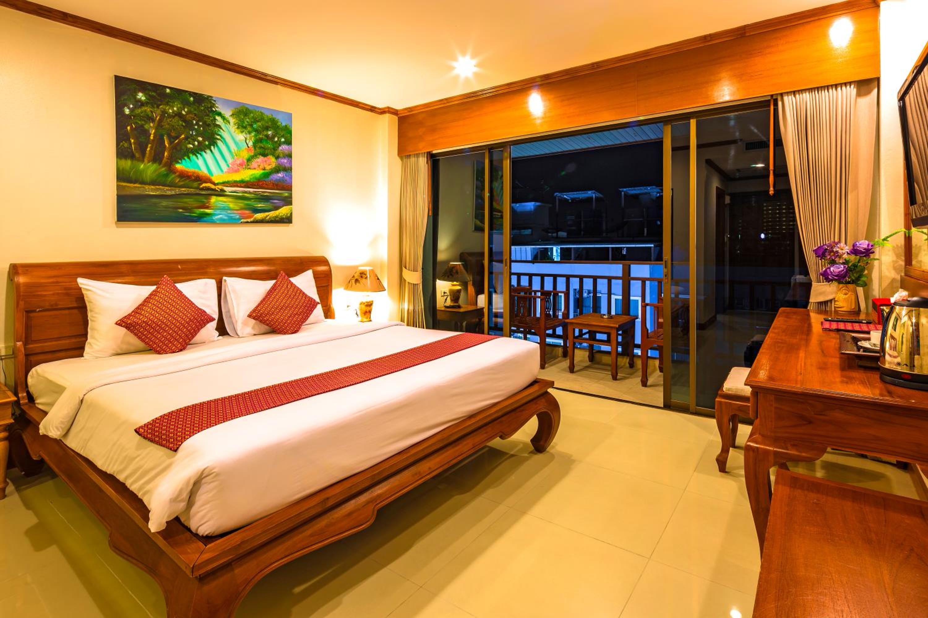 Patong Heaven 15/50
