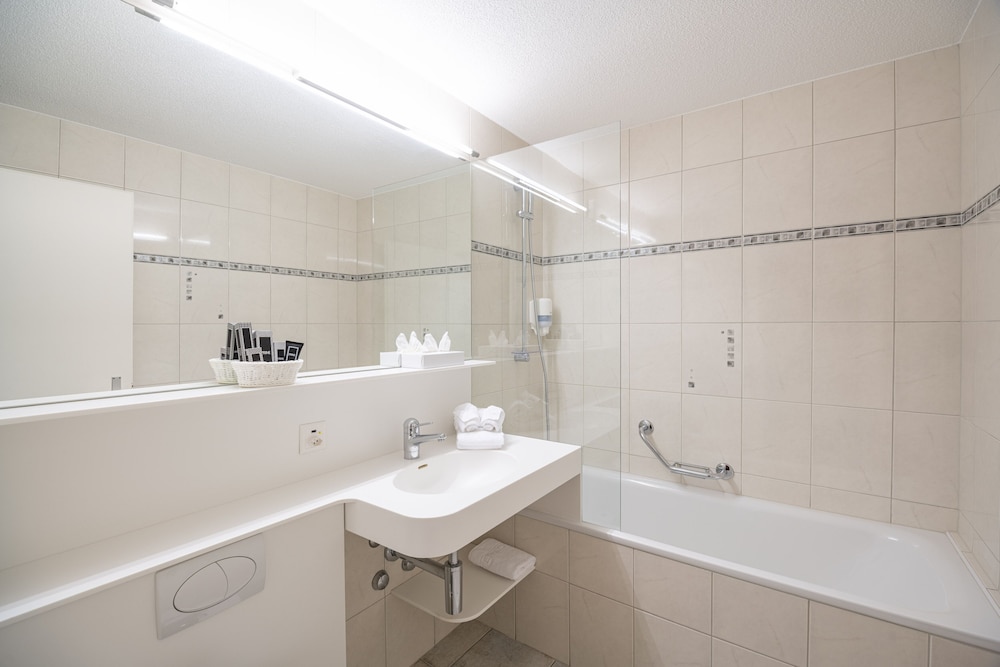 Grichting Hotel & Serviced Apartments 62/65