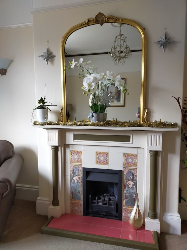 The Groveside Guest House 4/48