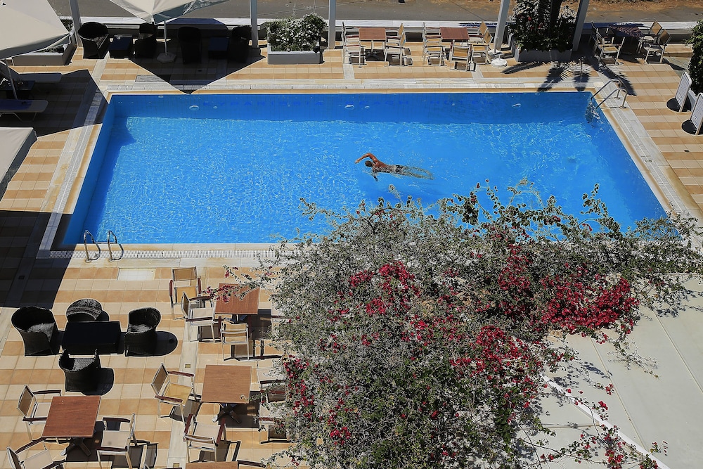 Kyparissia Beach 24/48