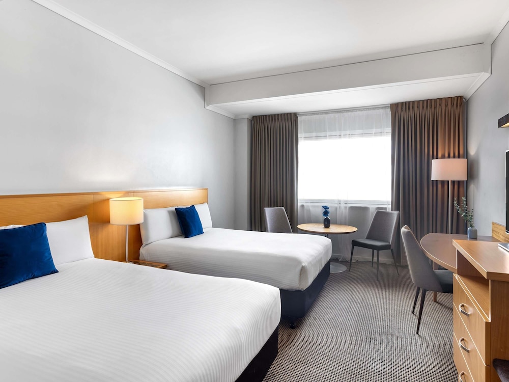 Classic, 2 Double Beds, Novotel Perth Langley 5/10