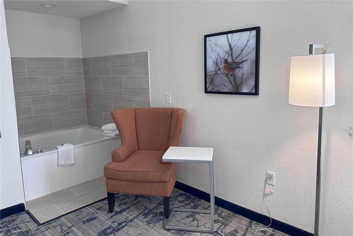 La Quinta Inn & Suites by Wyndham Milwaukee SW New Berlin 24/38