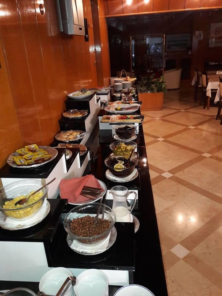 Spor Hotel 33/41