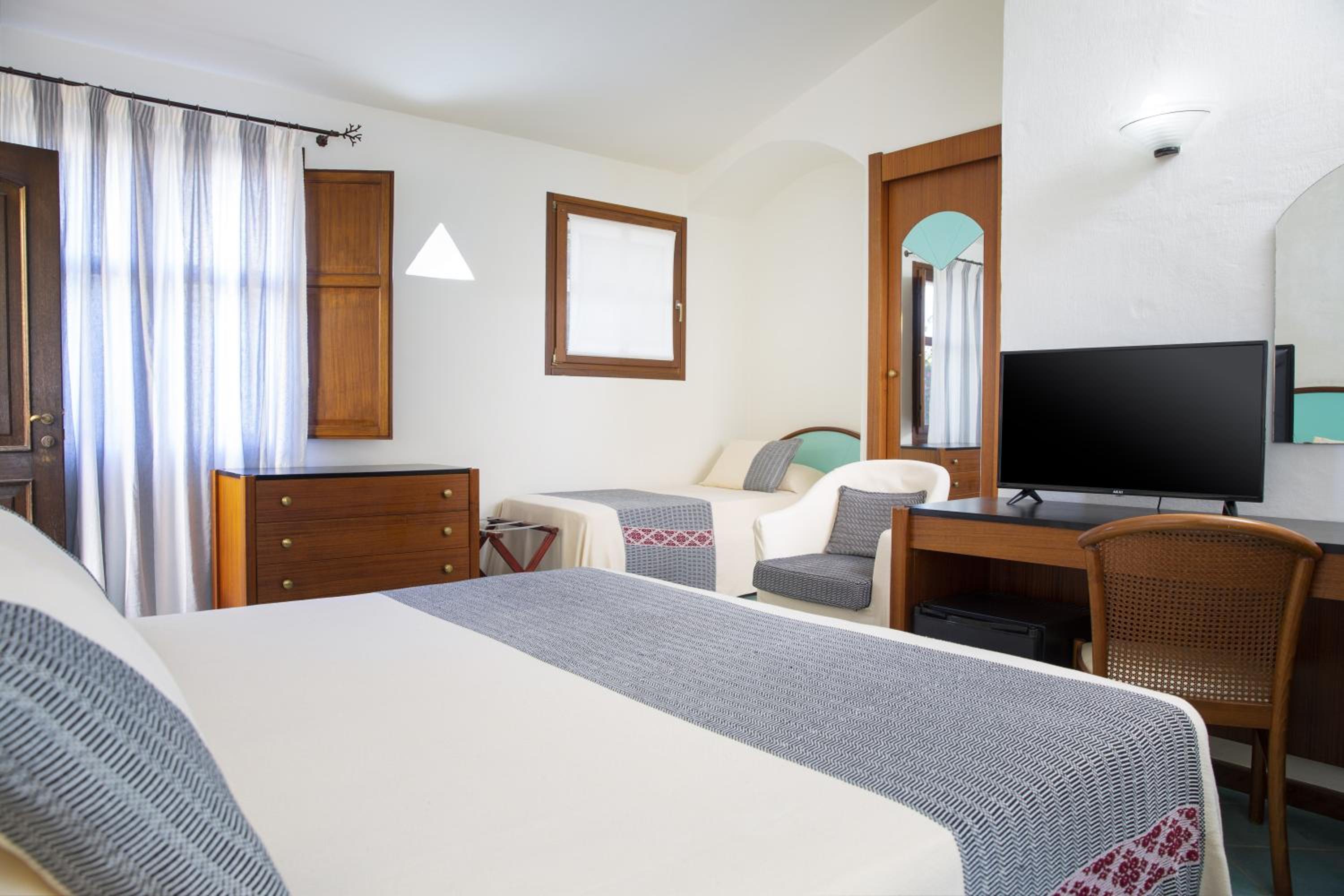 ROOM, TRIPLE