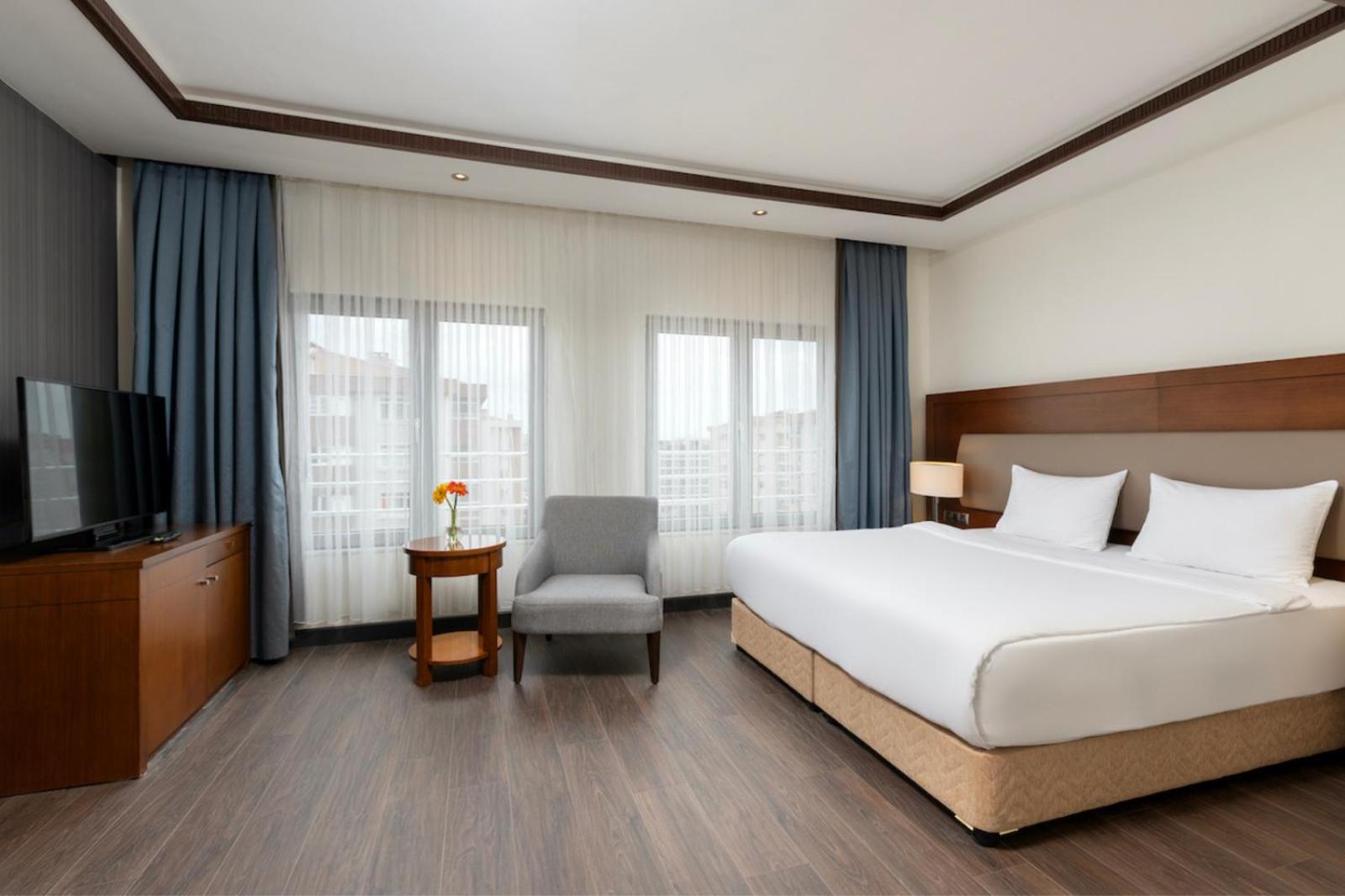 Junior Suite, King Bed