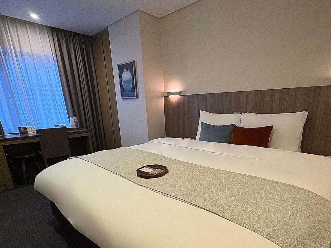 Hollywood, Standard, Double Bed