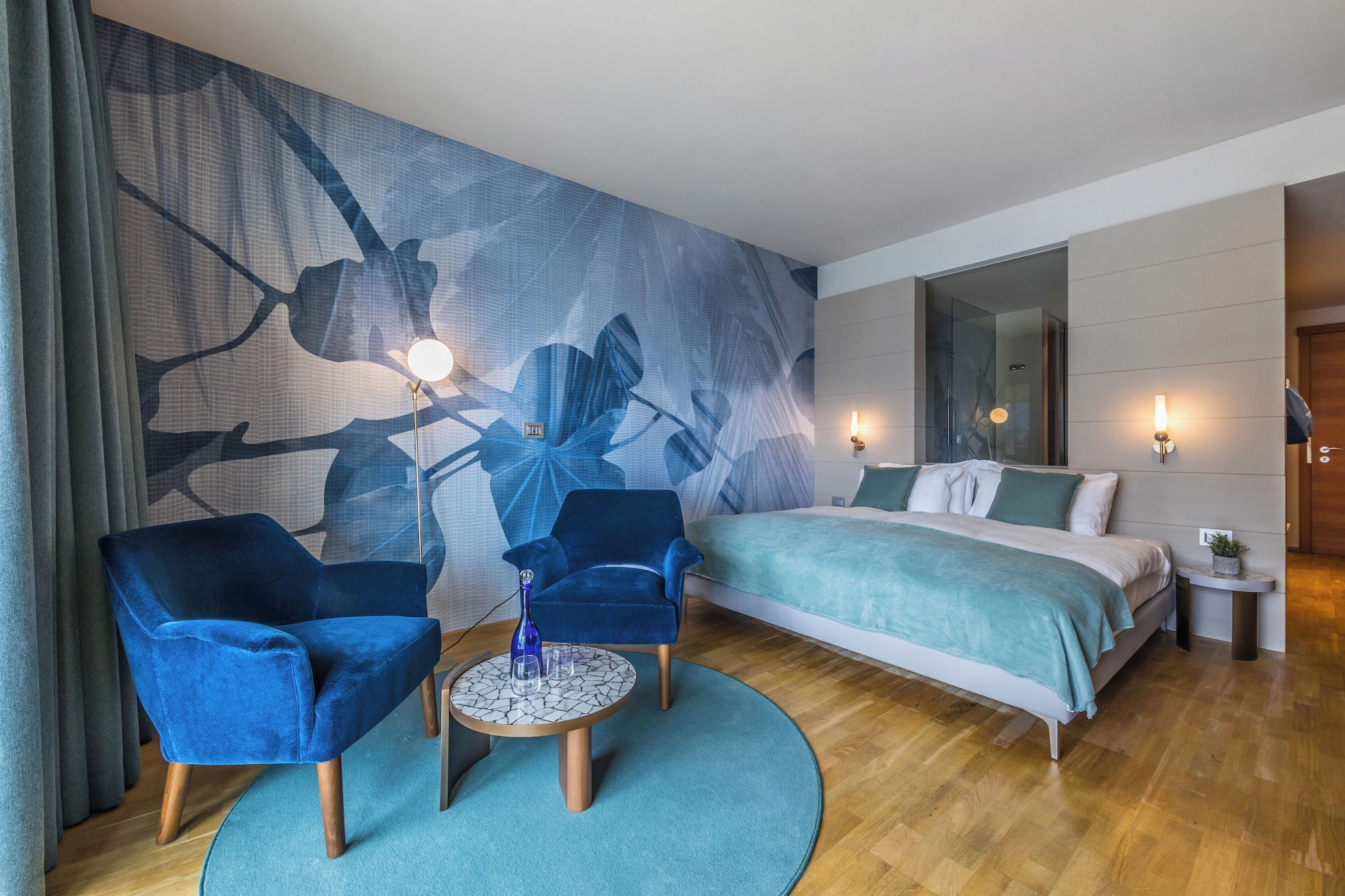 SPLENDID, GARDEN, JUNIOR, DOUBLE BED, LAKE VIEW