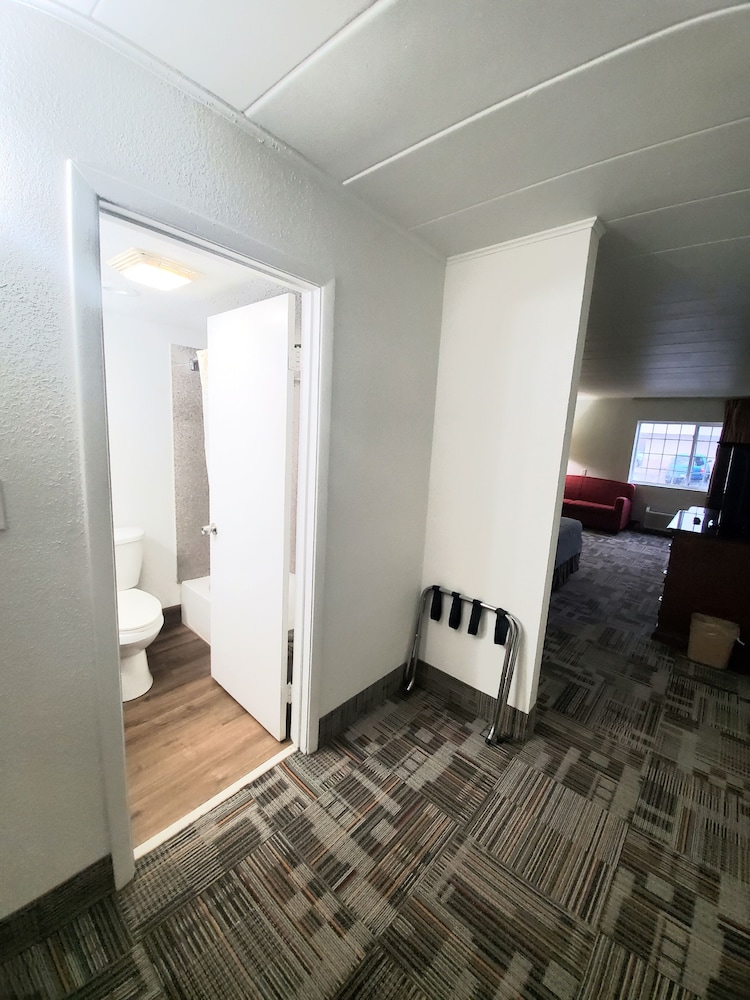 Royal Inn Hotel 23/37