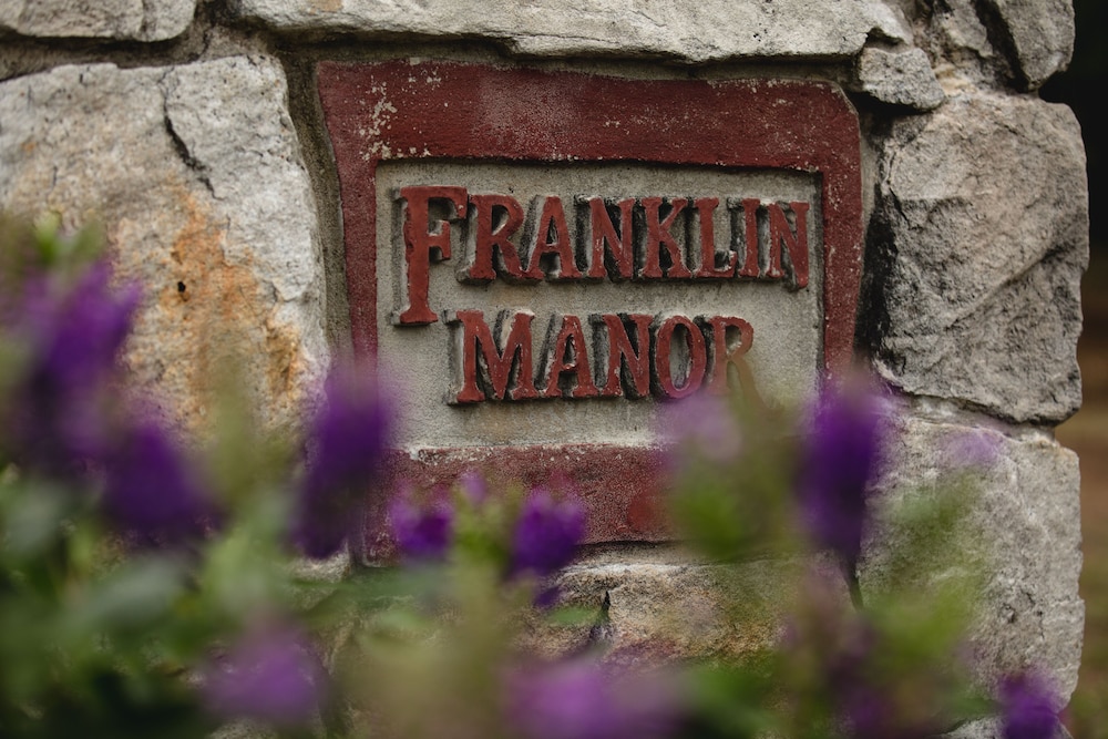 Franklin Manor 2/65
