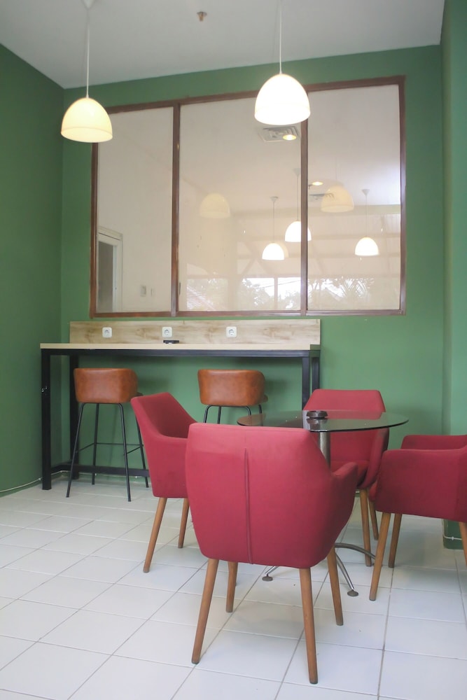 Urban Hotel Serpong by ZUZU 78/89