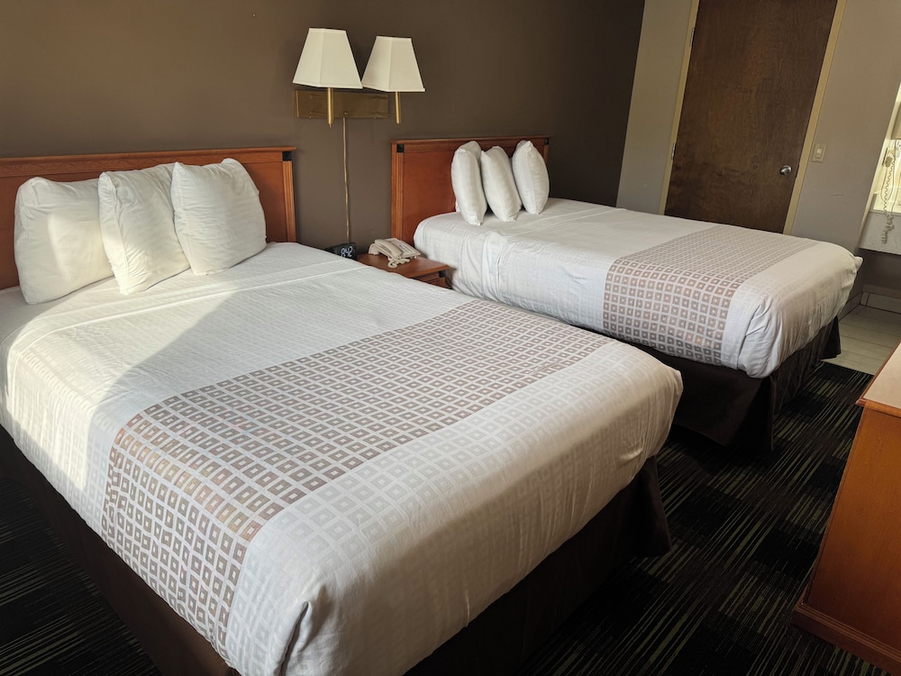 FAMILY SUITE, POOL SIDE