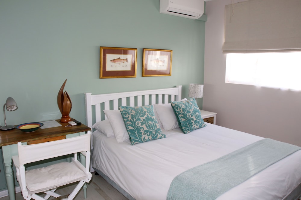 Dolphin Inn Guest House 15/74