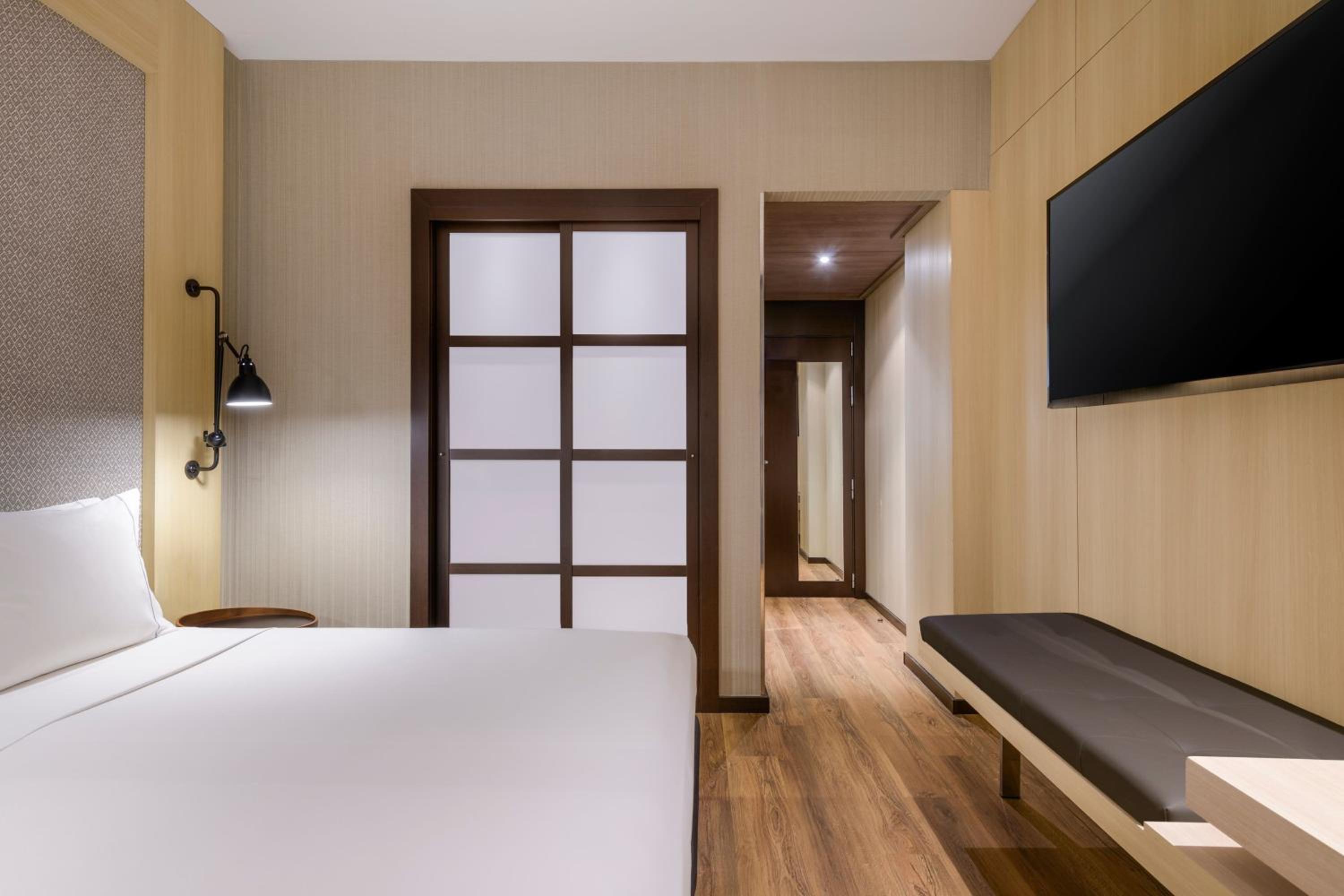Guest Room, Standard, Queen Bed