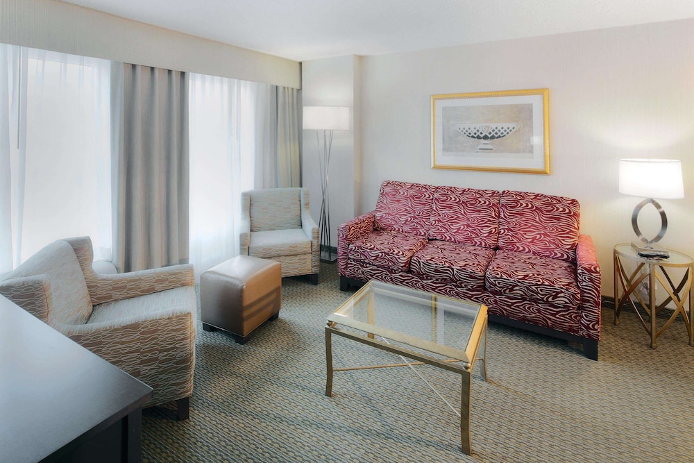 Hampton Inn & Suites Arlington Crystal City DCA 39/64