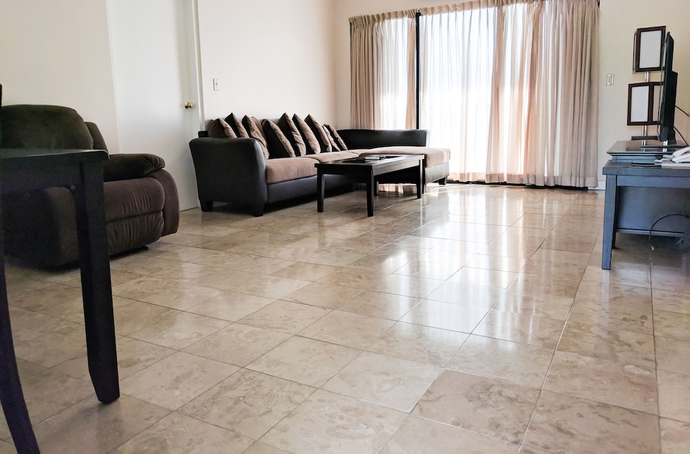 Bayview Hotel Guam 28/50