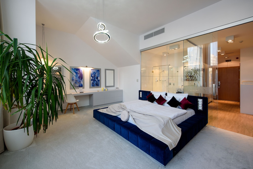 Karoly Corner Residences 21/50