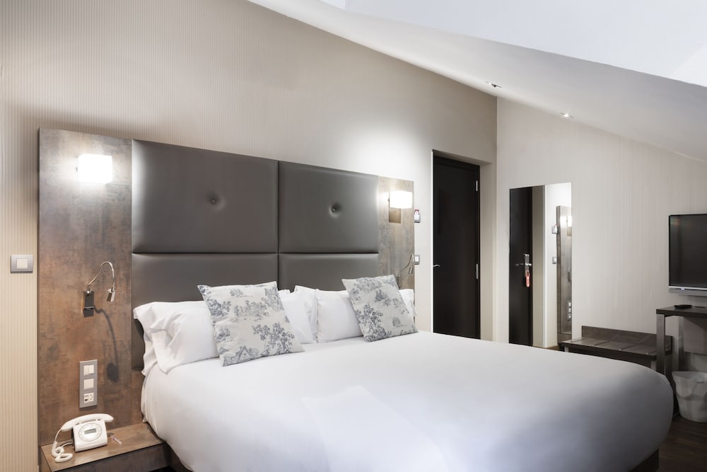 STANDARD, DOUBLE BED