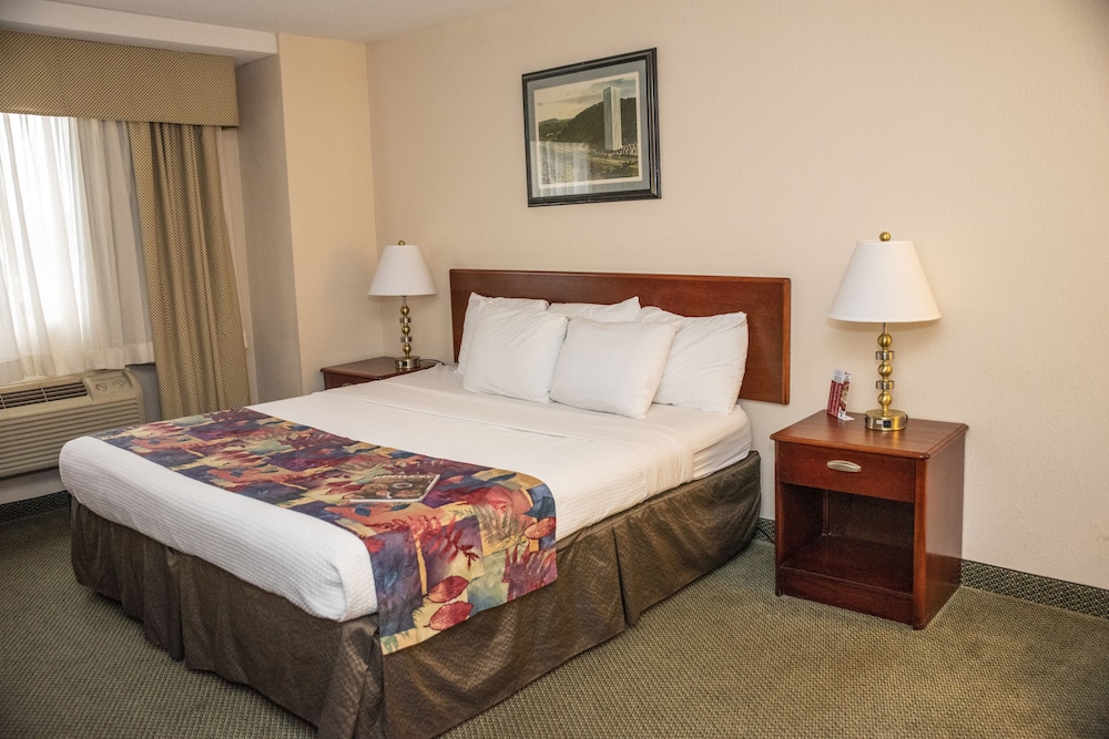 Capital Plaza Hotel 11/37