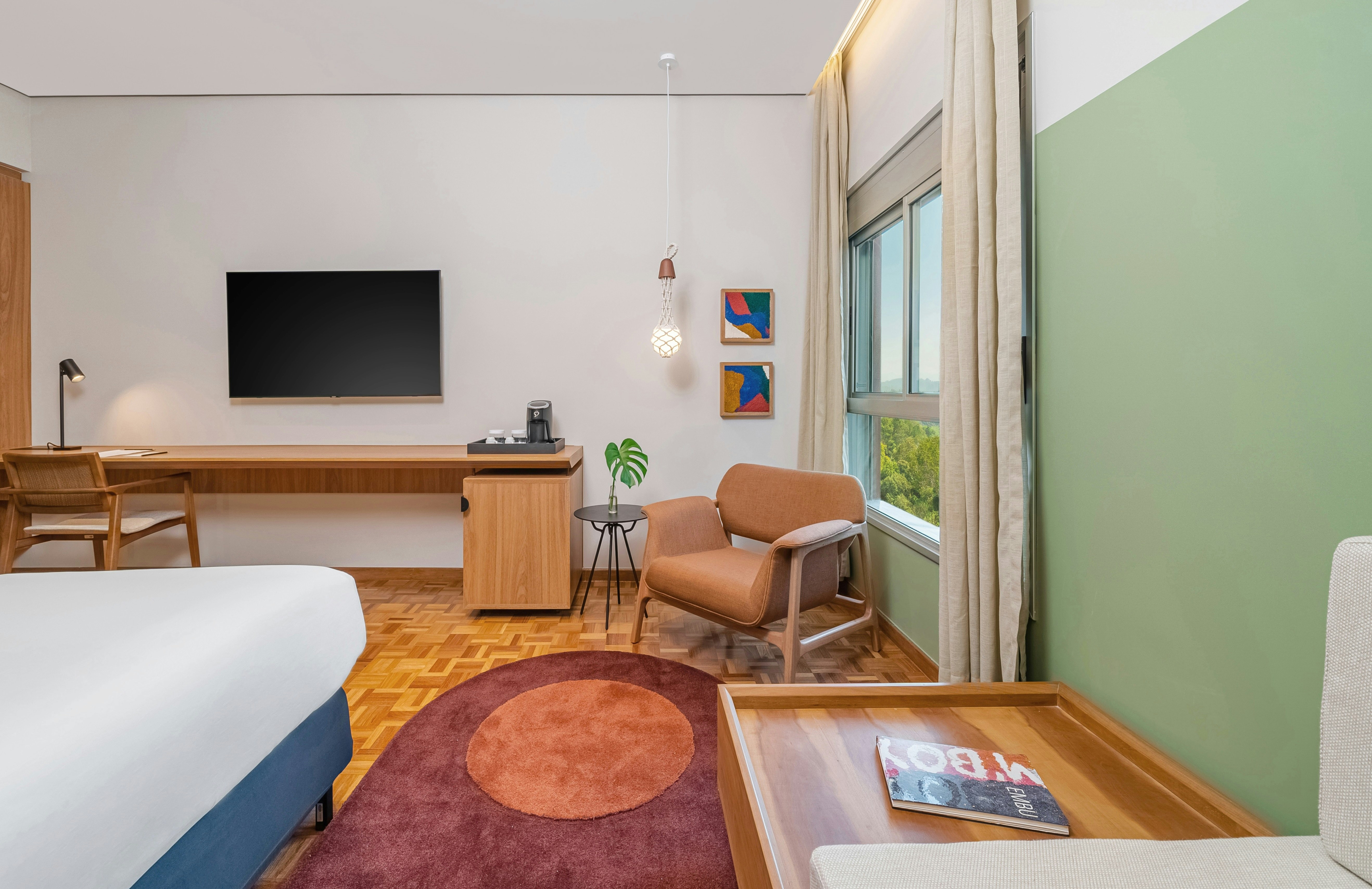 Almenat Embu das Artes, Tapestry Collection by Hilton 6/31