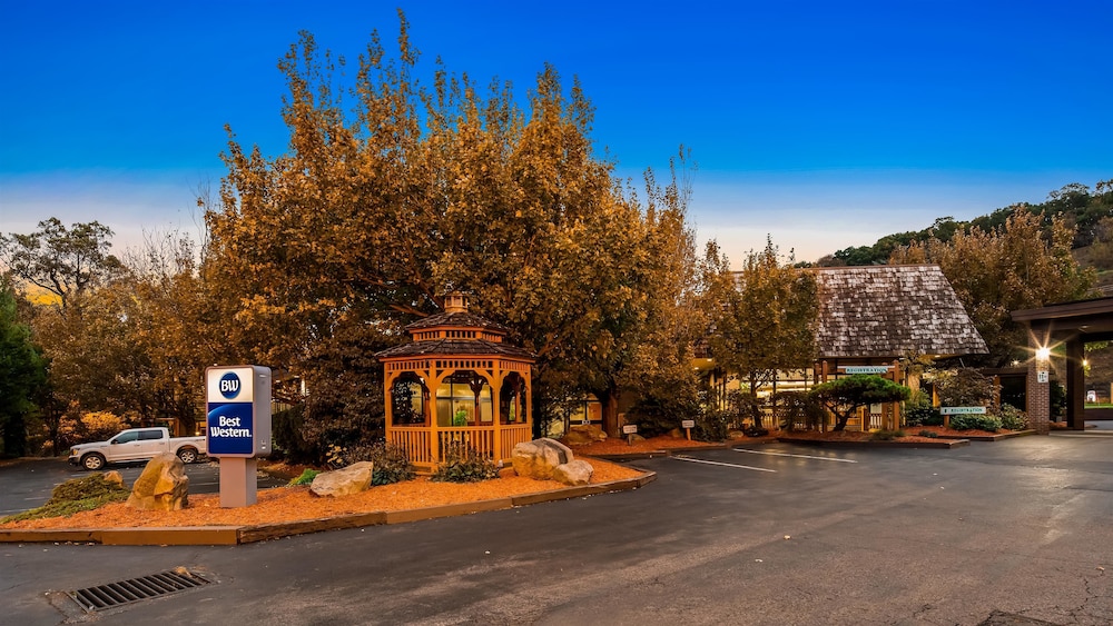Best Western Braddock Inn 33/35