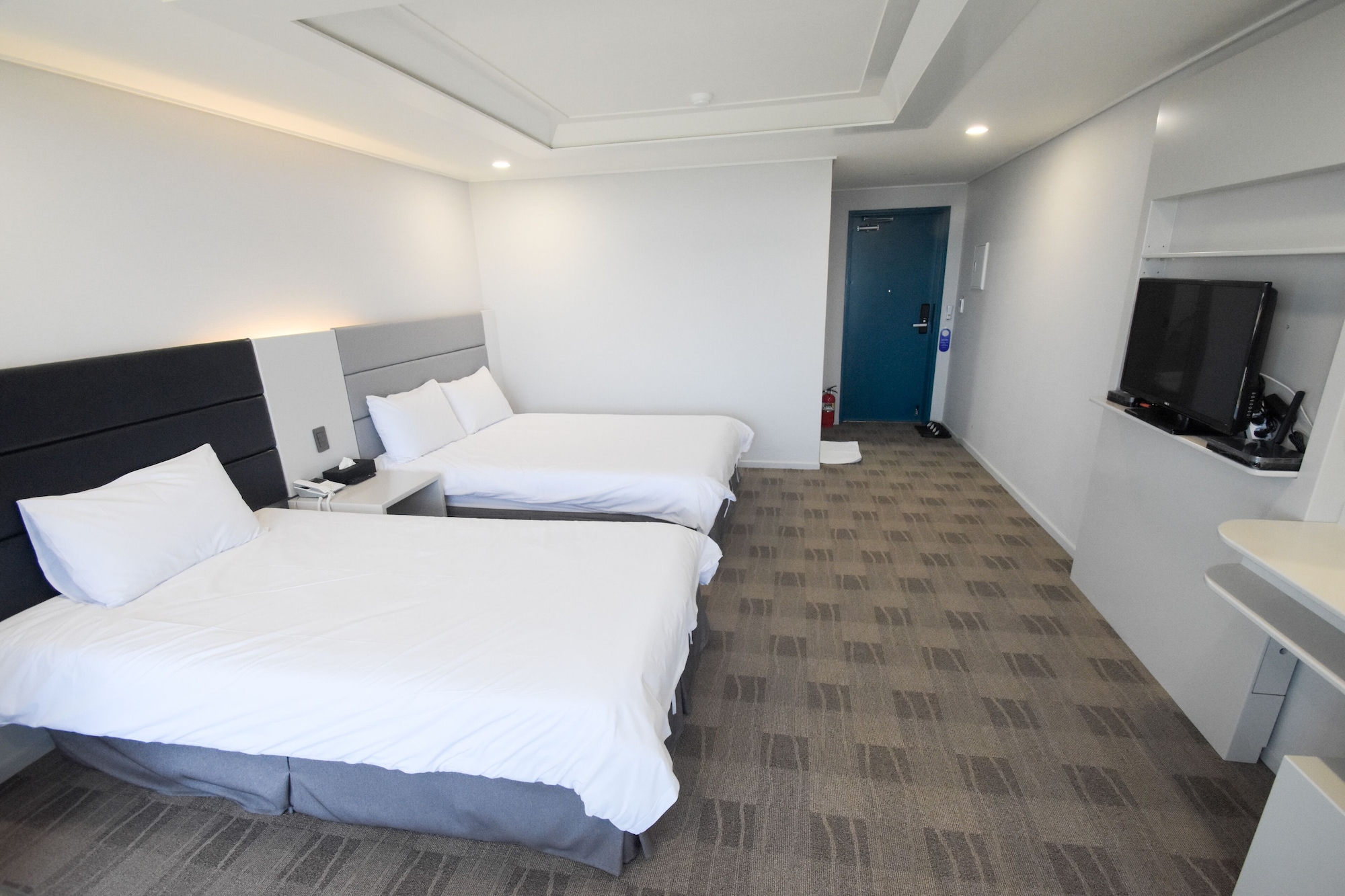 DELUXE, TWIN BEDS, BEACH FRONT, SEA VIEW