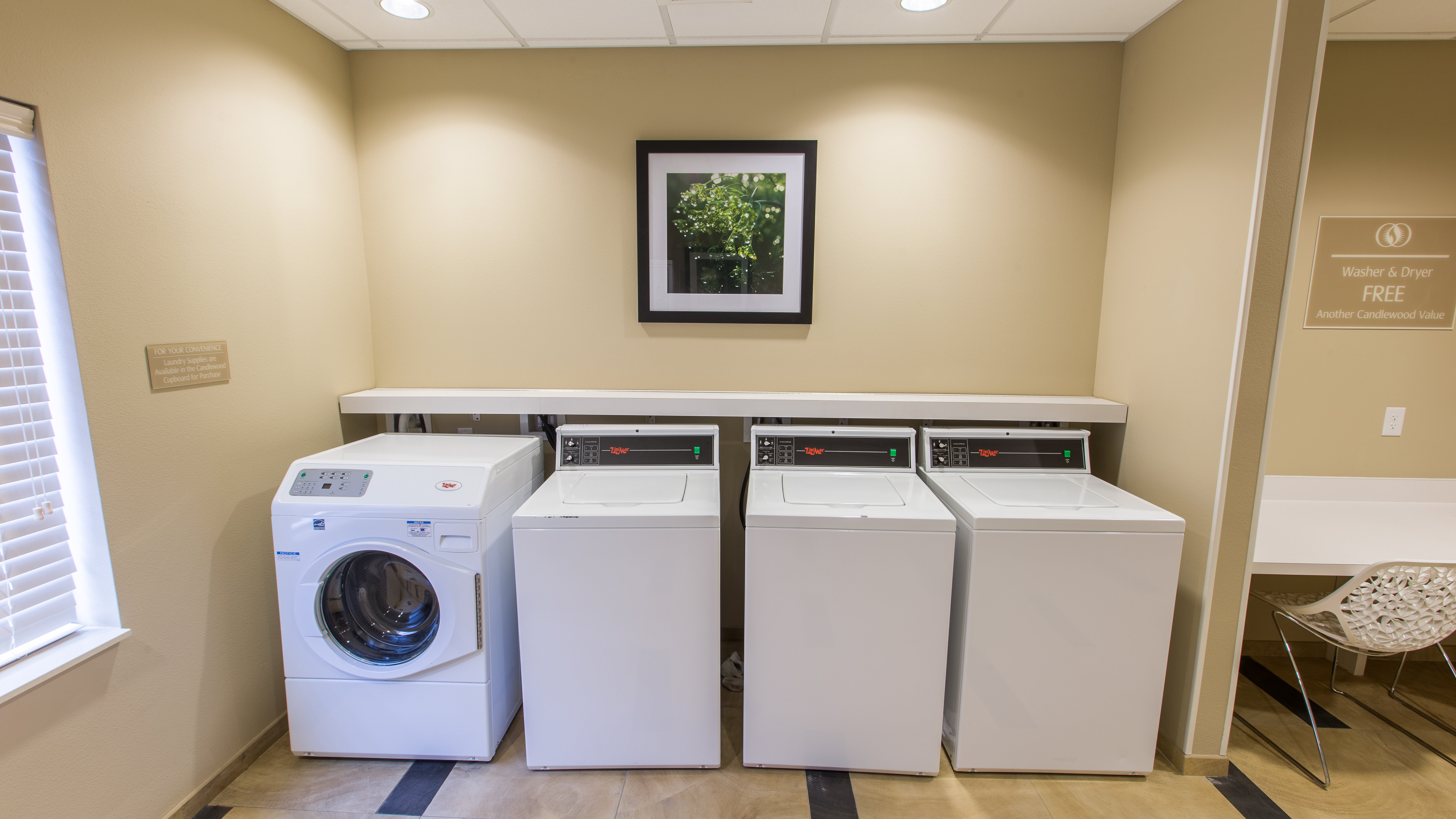 CANDLEWOOD SUITES OVERLAND PARK 51/59