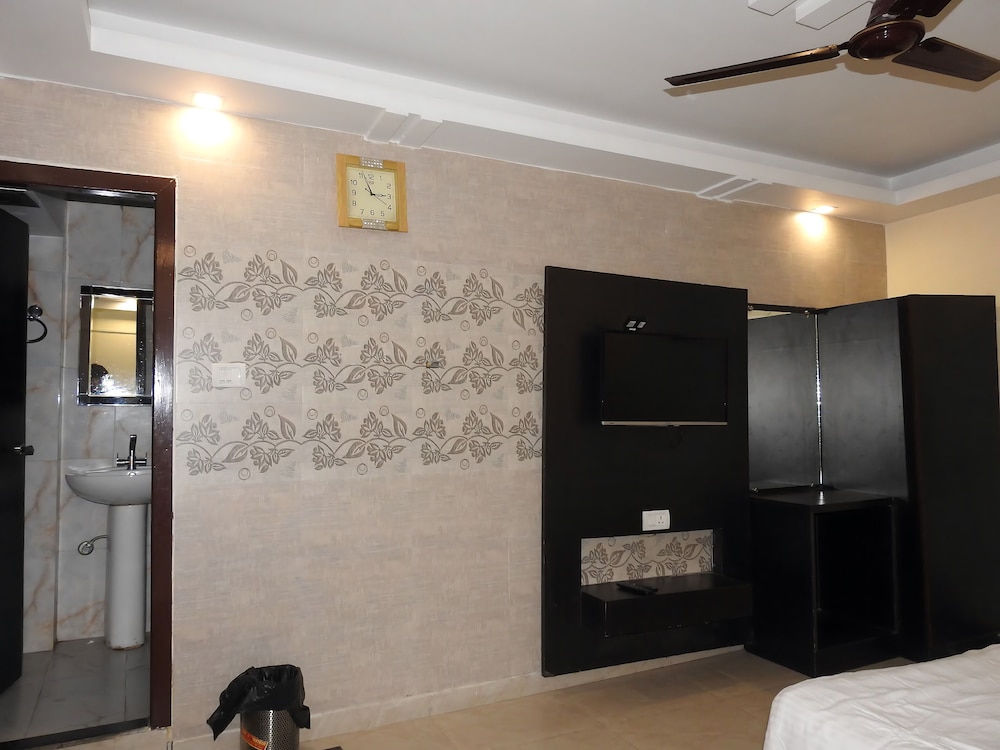 Hotel Green Palms 12/50