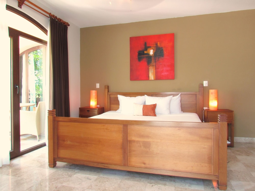 1 BEDROOM, MASTER, SUITE