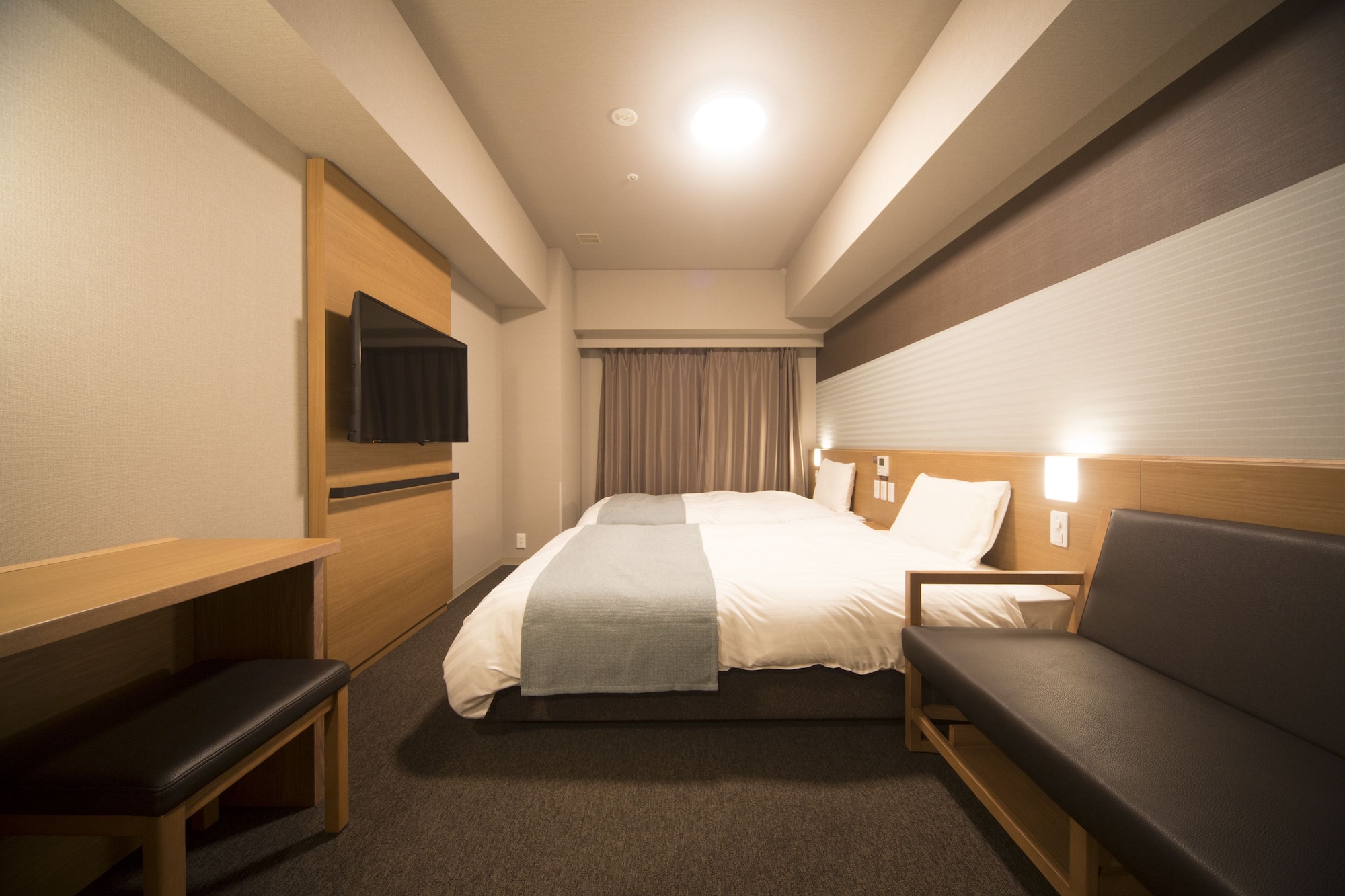 Moderate, Twin Beds