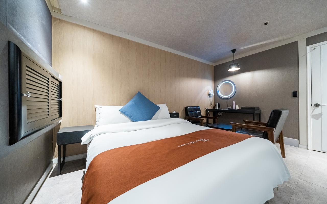 Blanc hotel 4/65