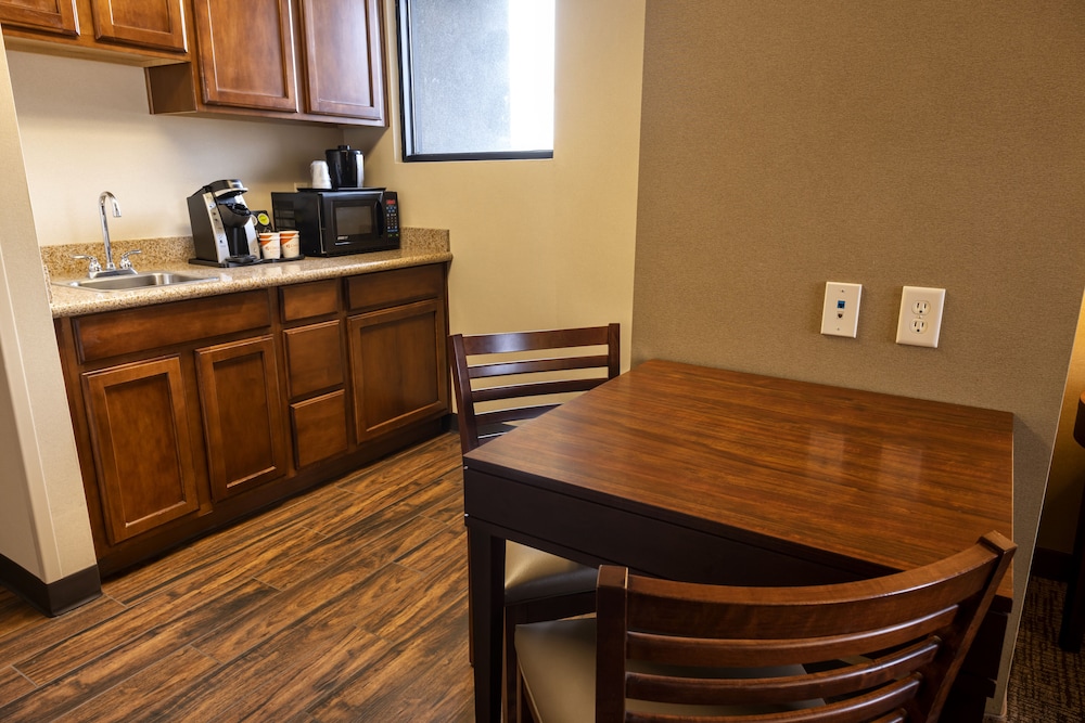 Comfort Suites Goodyear West Phoenix 5/33