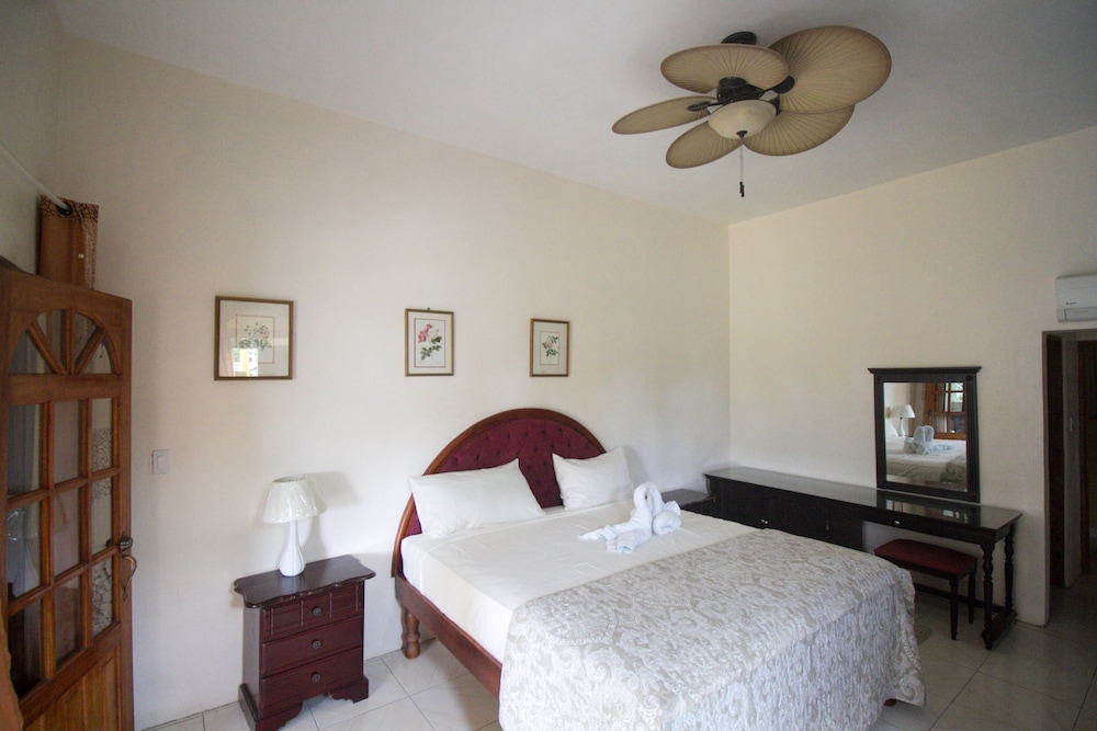 Chateau Margarite Villa 25/50