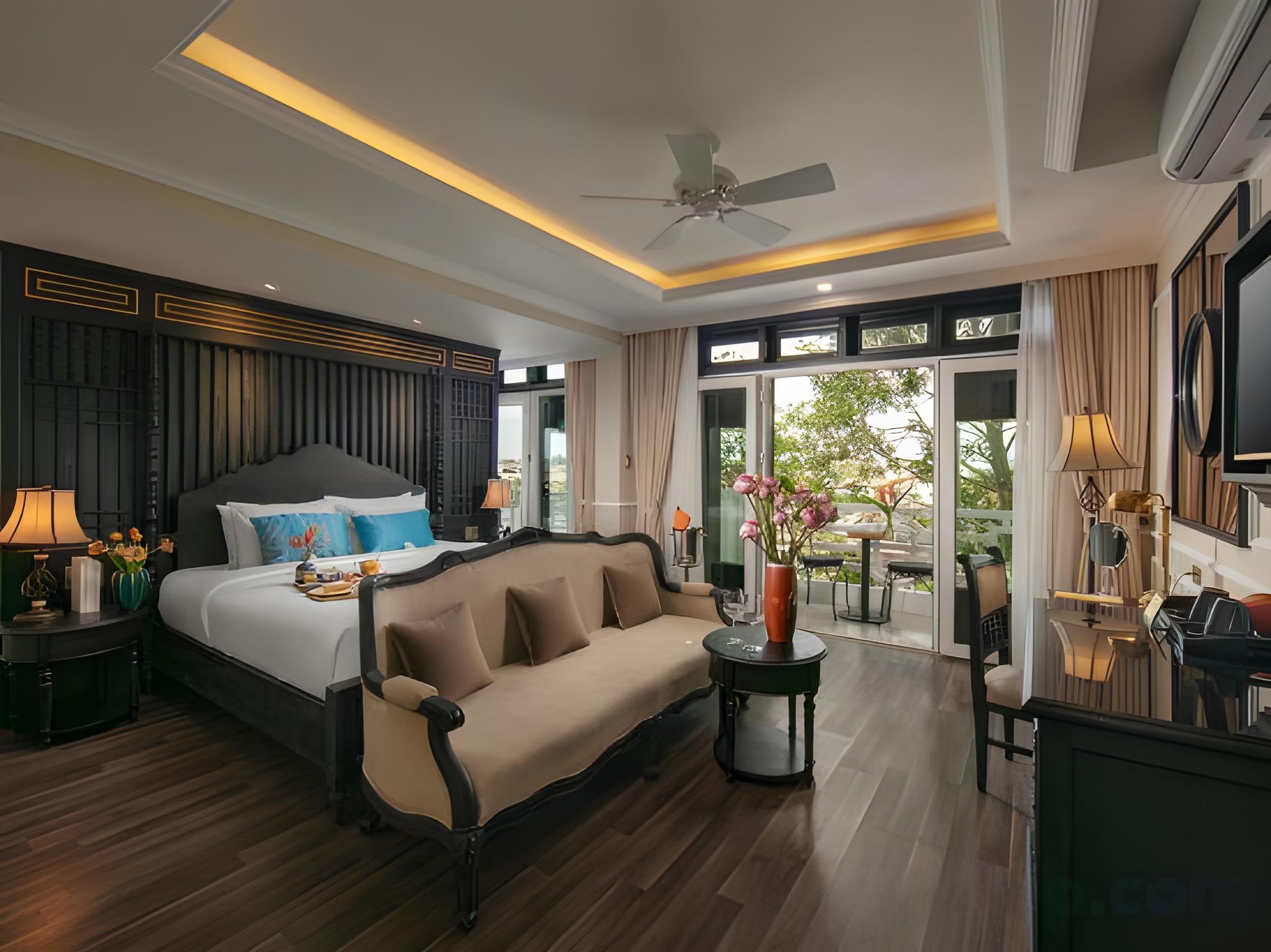 Gold, Suite, Panoramic View, Balcony