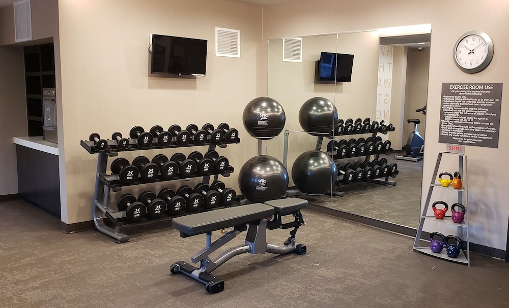 Residence Inn Milwaukee Brookfield 24/50