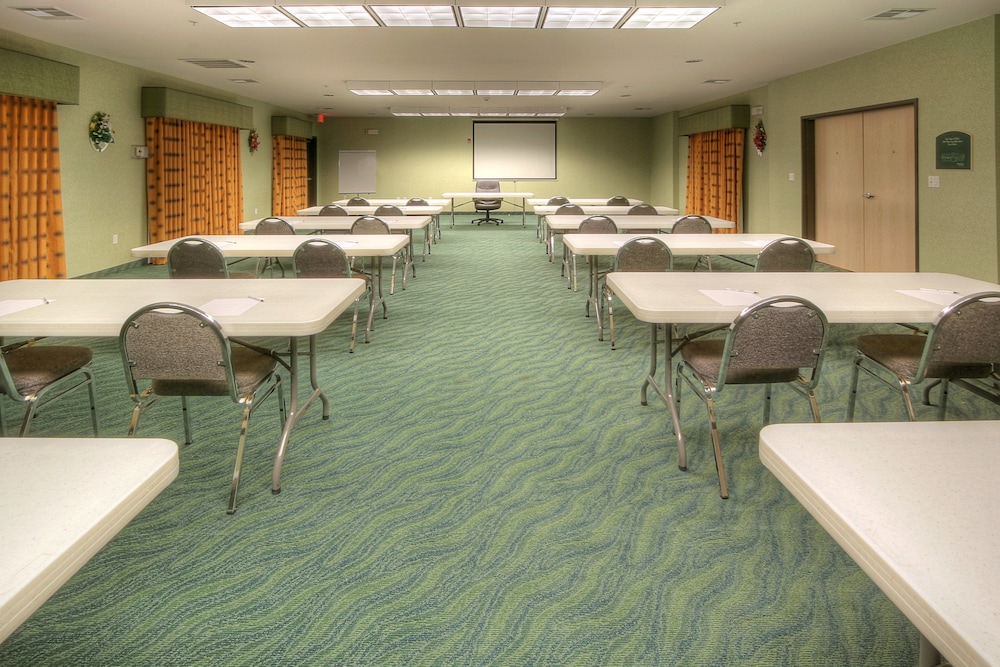 Holiday Inn Express Hotel and Suites Carlsbad 53/65