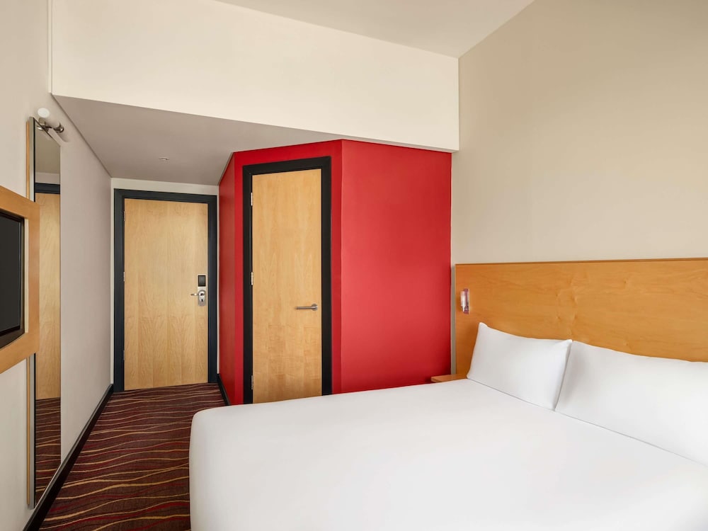 Ibis Sharq 15/68