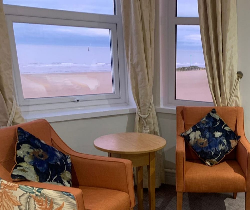 The Beaches Hotel 88/100