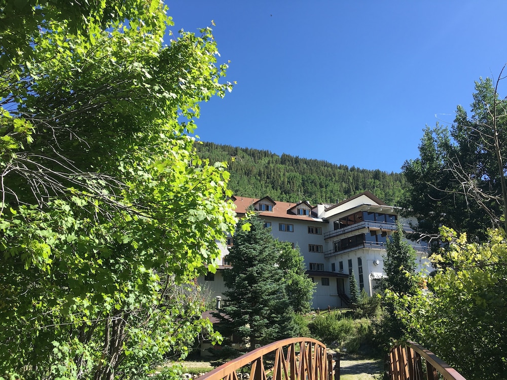 Monarch Mountain Lodge 29/31