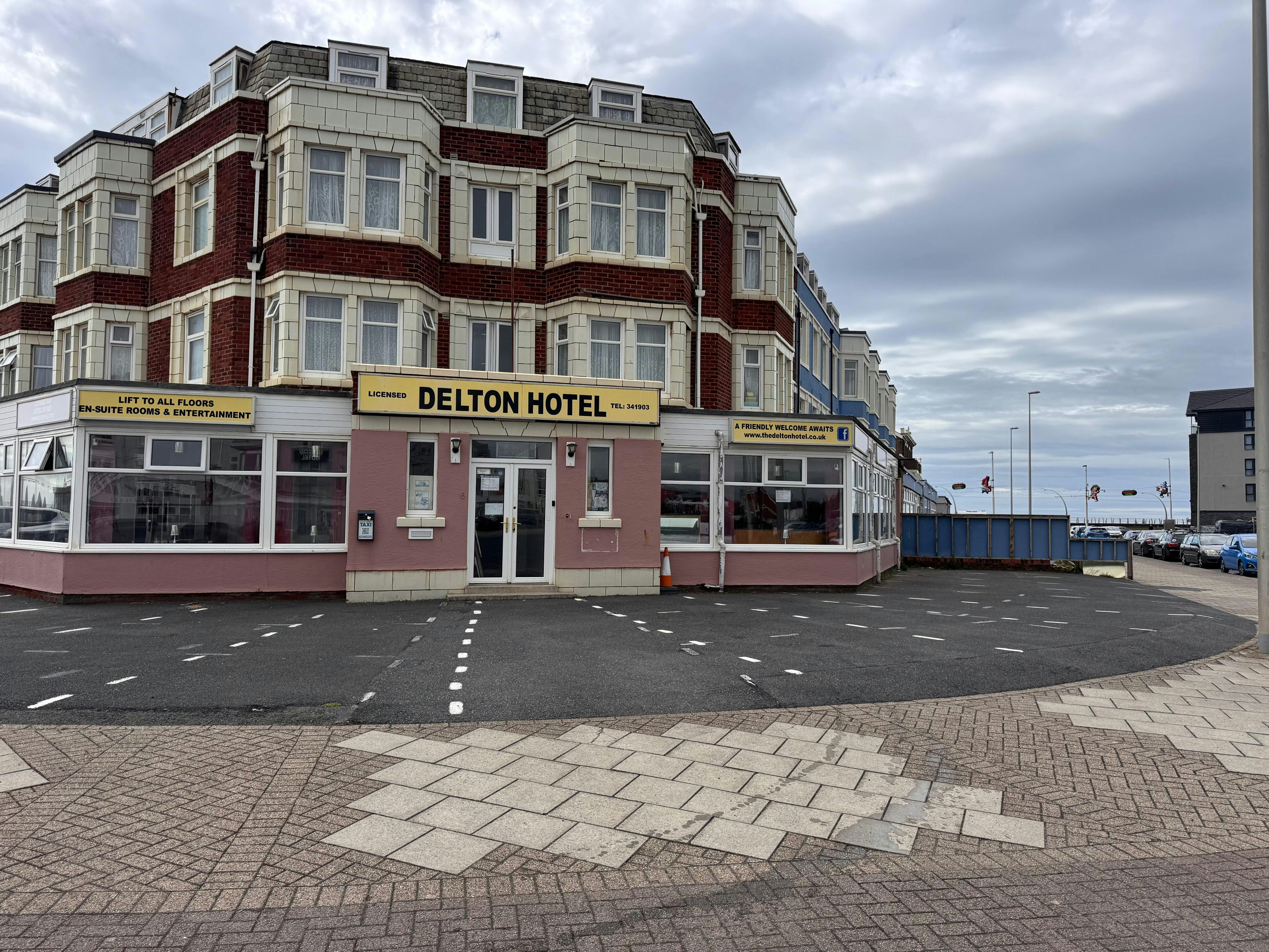 RideSide Hotel, next to Pleasure Beach Blackpool 53/65